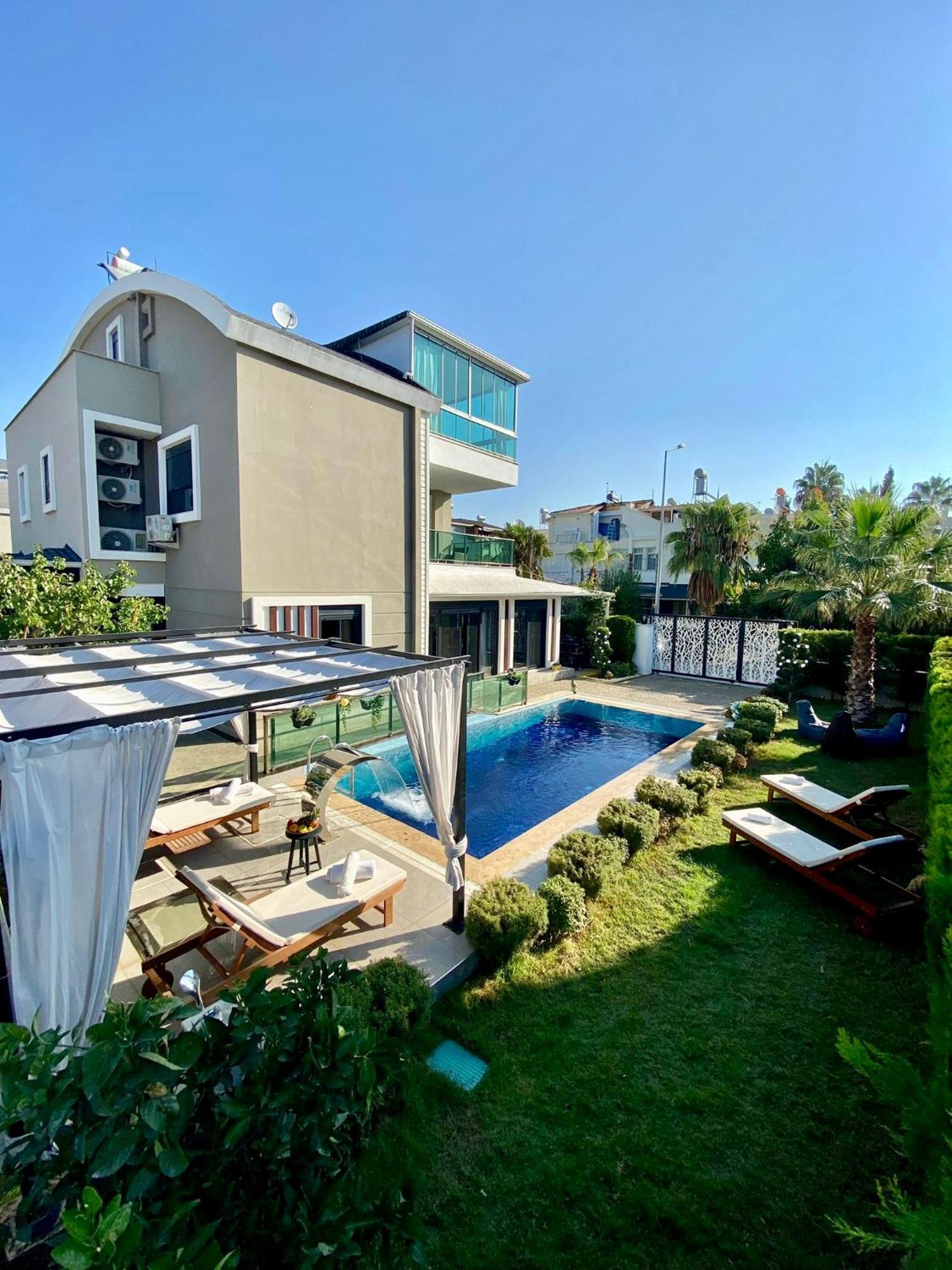 Villa Annabèll1 Havuzlu Jakuzili Triplex Lux villa Belek Esterno foto